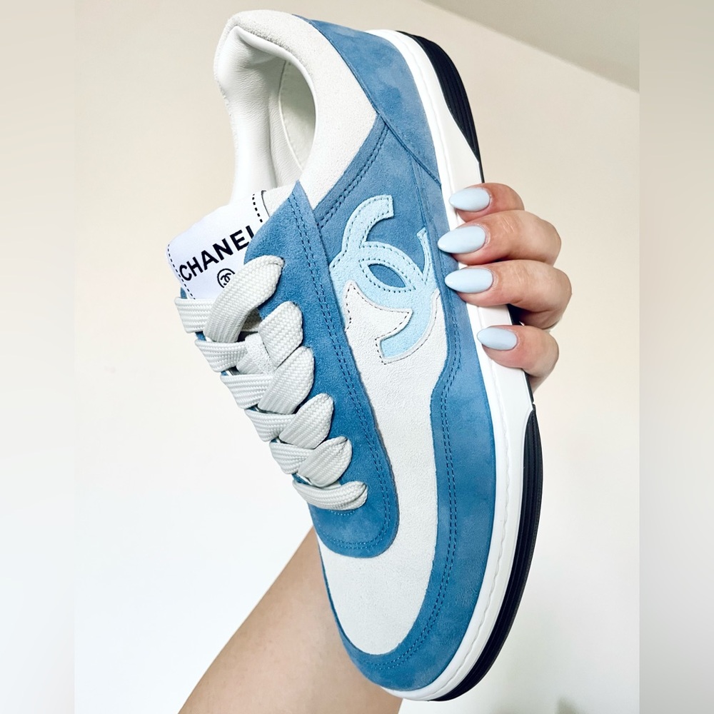 ♥️SOLD♥️ CHANEL 23P leather & suede sneakers shoes in blue & white sz 40.5 NWT